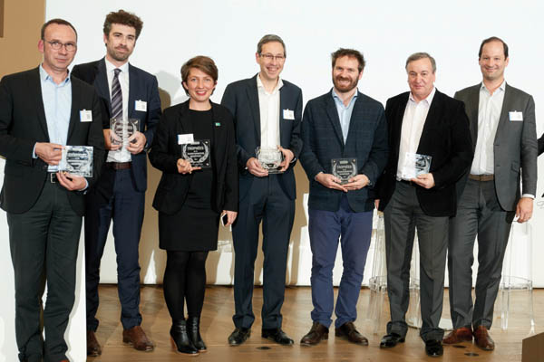 L’ensemble des récompensés par un Prix de l’Innovation : Nantes Métropole Habitat, les 3 divisions de la SNCF : SNCF Réseau, Gares et connexion et Voyage-SNCF Technologies, SEB