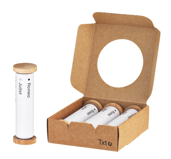 Avec Tx.to, imprimez vos conversations textes sur du vrai papier. 10 euros environ.