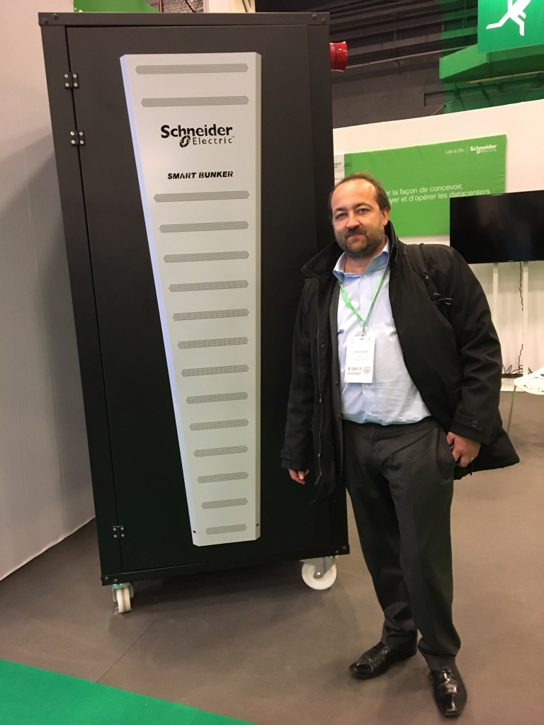 Schneider-Micro-Data-Center - Damien Giroud