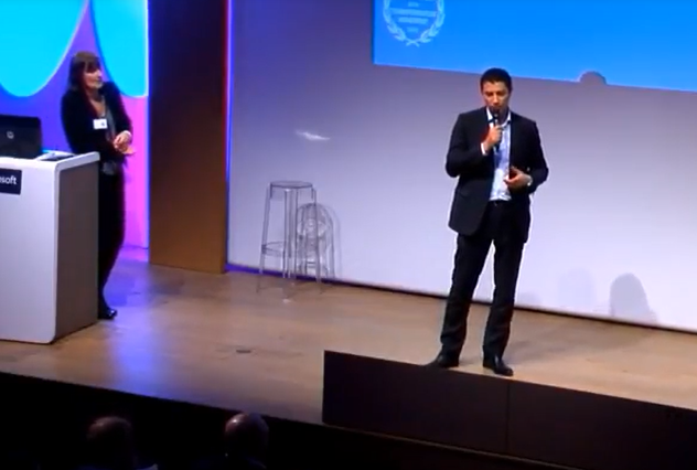 Khaled Soudani de Société Générale sur scène lors de la remise des Trophées le 14 mars Khaled Soudani de Société Générale