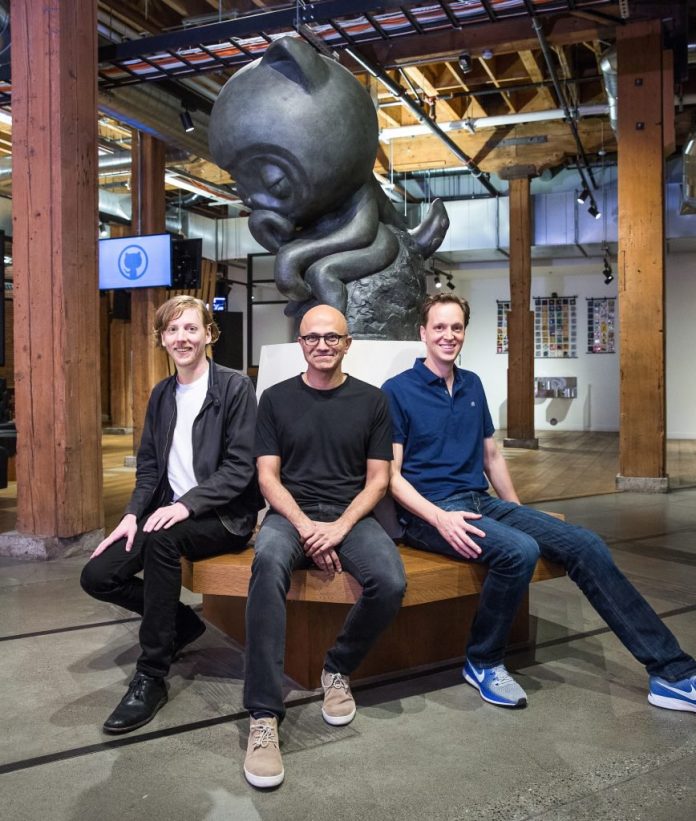 Satya Nadella Chris Wanstrath Satya Nadella et Nat Friedman
