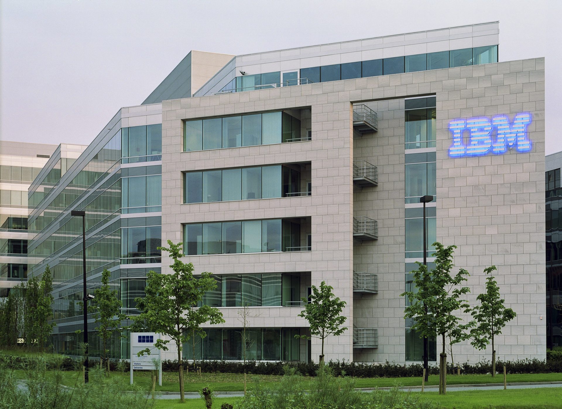 Ibm supprimerait 2 300 emplois en allemagne pour restructurer gts newco